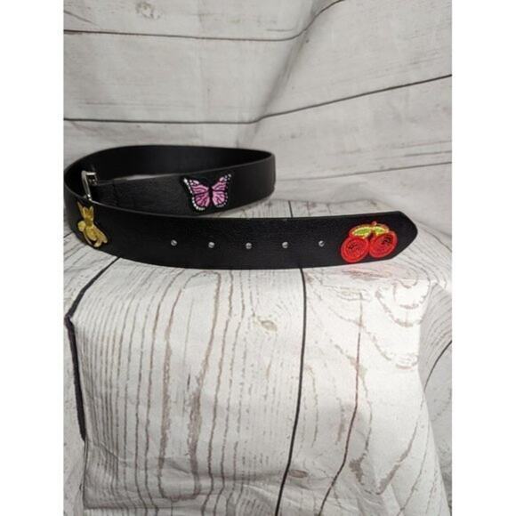 NEW Black Embroidered Patches Faux Leather Belt Size S/M‎ Silver Buckle 39" L - Picture 1 of 4